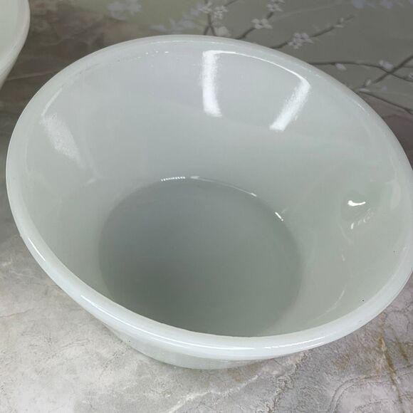 VTG lot of 2 Anchor Hoking Fire King milk glass soup bowls. - Picture 4 of 7